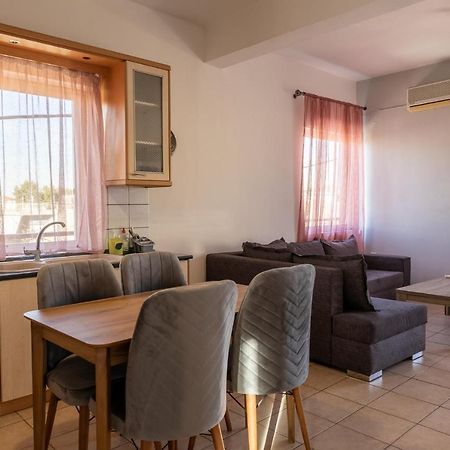 Deluxe Apartment La 拉里萨 外观 照片