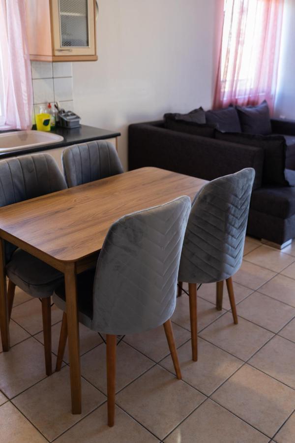 Deluxe Apartment La 拉里萨 外观 照片
