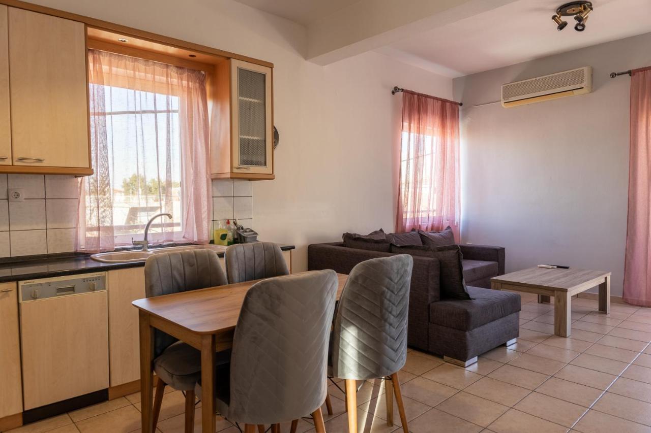 Deluxe Apartment La 拉里萨 外观 照片