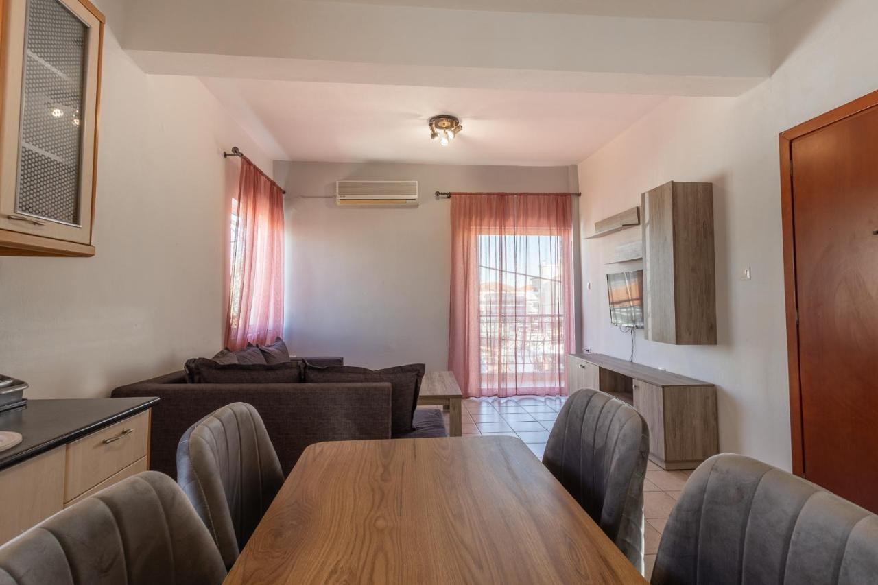 Deluxe Apartment La 拉里萨 外观 照片
